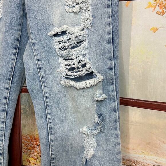 Almost Famous High Rise Distressed 90s Wide Leg Jeans 13 Jr / 14 Womens - Picture 6 of 13